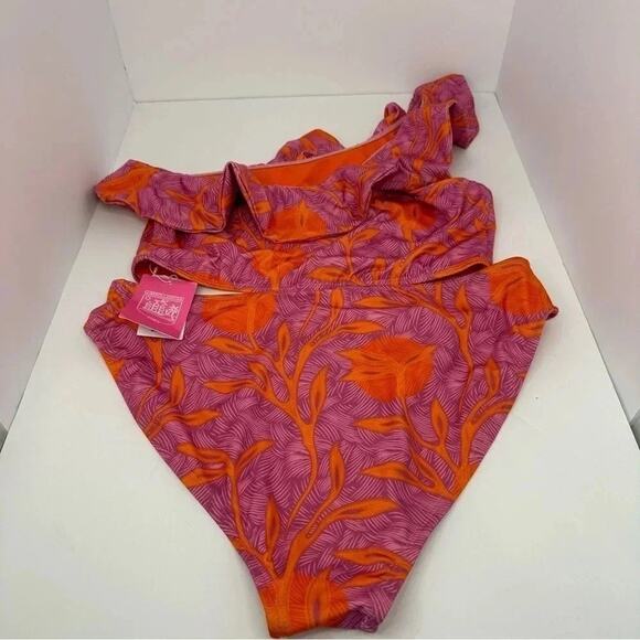 Liberty & Justice The Etu Bikini Ruffle top & bottom top is XL bottom XXL - Picture 6 of 7